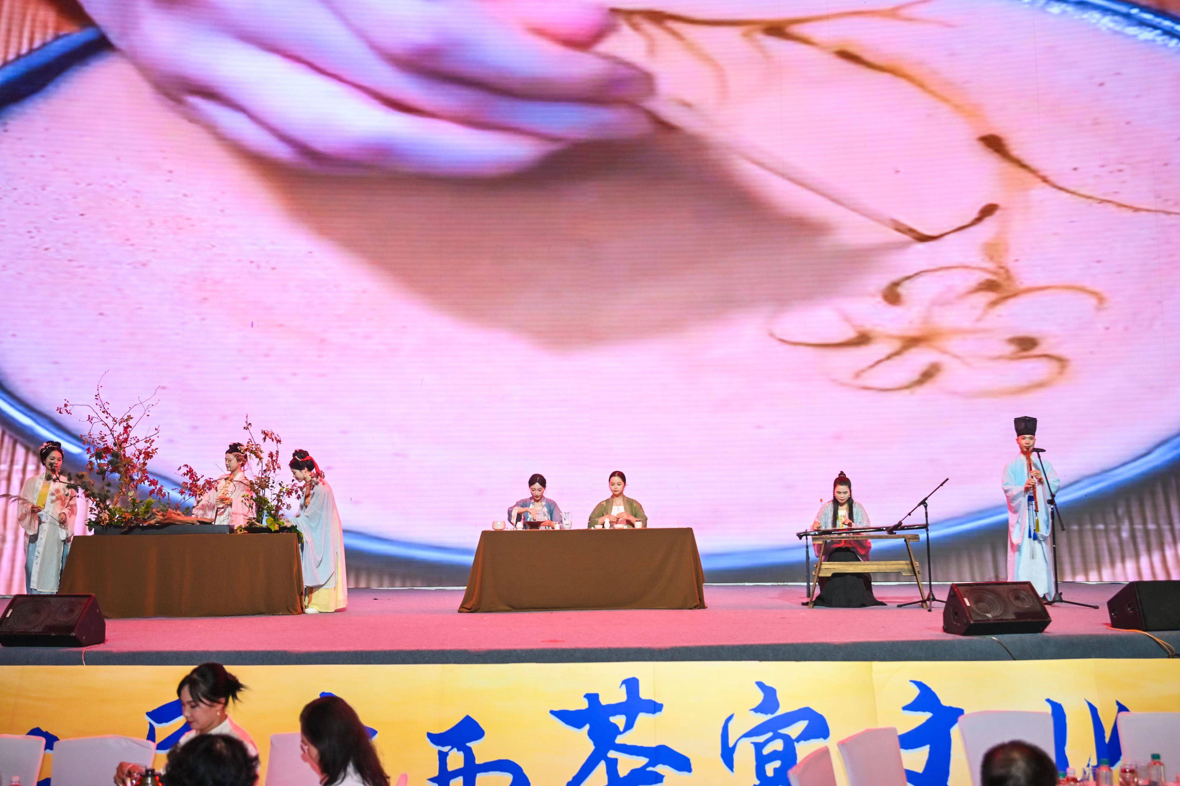 悠——第二届广西茶宴文化节在南宁盛大开启mg不朽情缘游戏网站登录茶香袅袅 桂韵悠(图2)