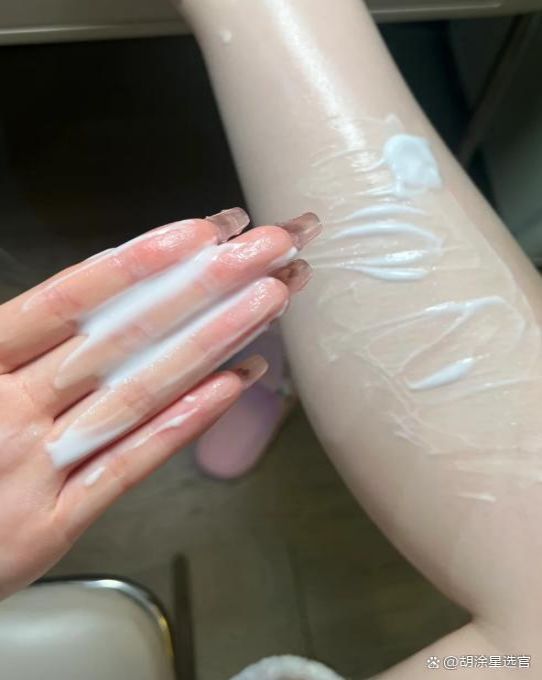 URRYN 保湿美白锁水大容量性价比拉满不朽情缘模拟器身体乳哪个牌子的好用?S(图2) URRYN 保湿美白锁水大容量性价比拉满不朽情缘模拟器身体乳哪个牌子的好用?S(图2)